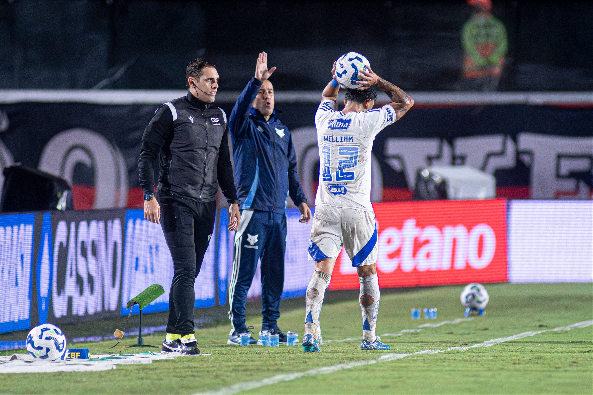 Português não aprovou condições do campo de jogo